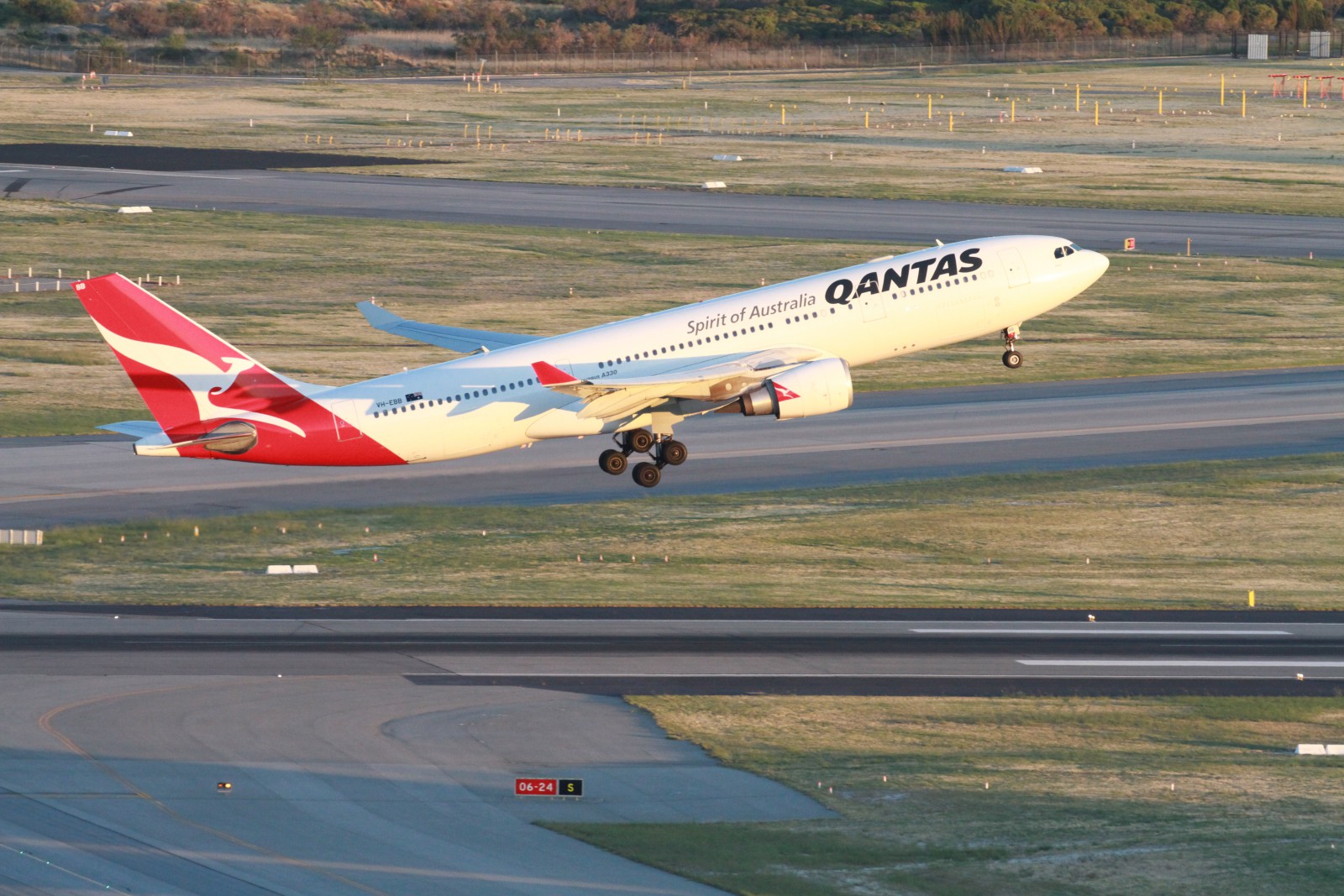qantas upbeat despite loss