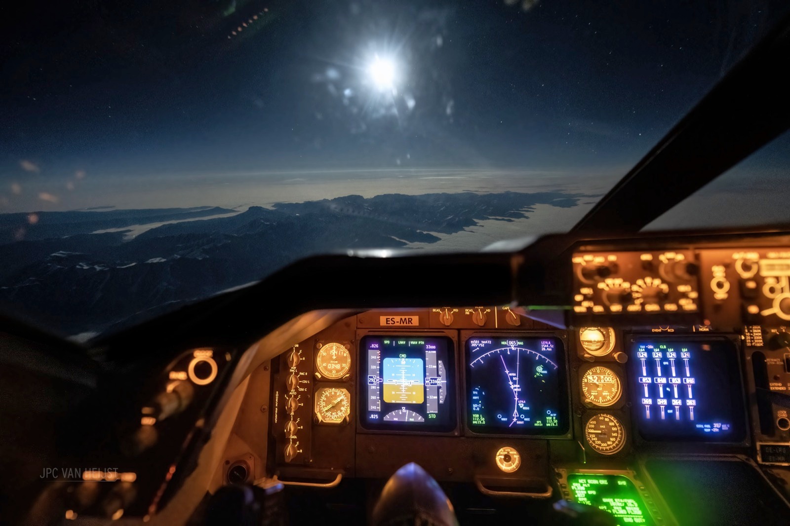 Magnificient Moon From A Boeing 747 - Airline Ratings