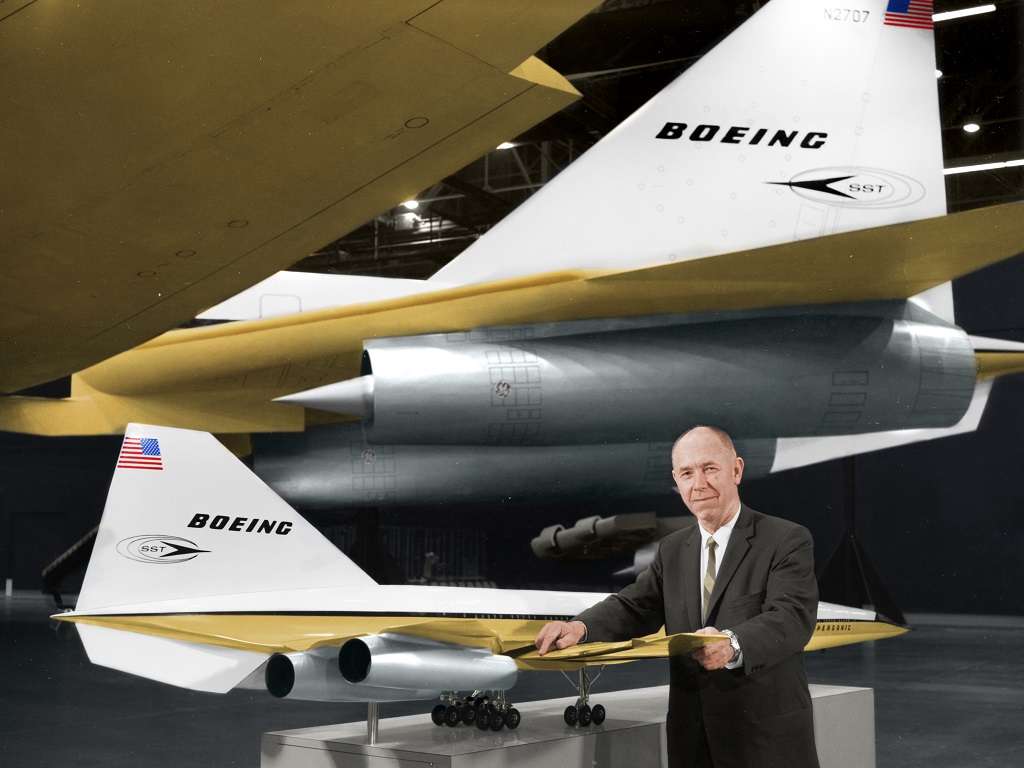 Maynard Pennell in front of the Boeing 2707