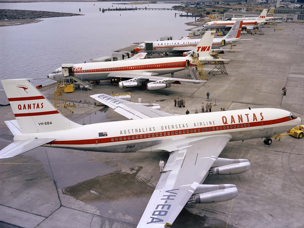 Qantas Boeing 707-138