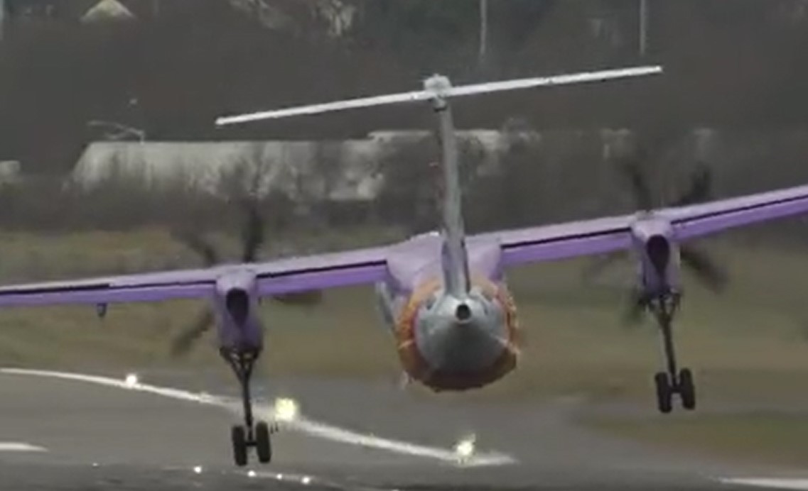 landing dangerous phase flight