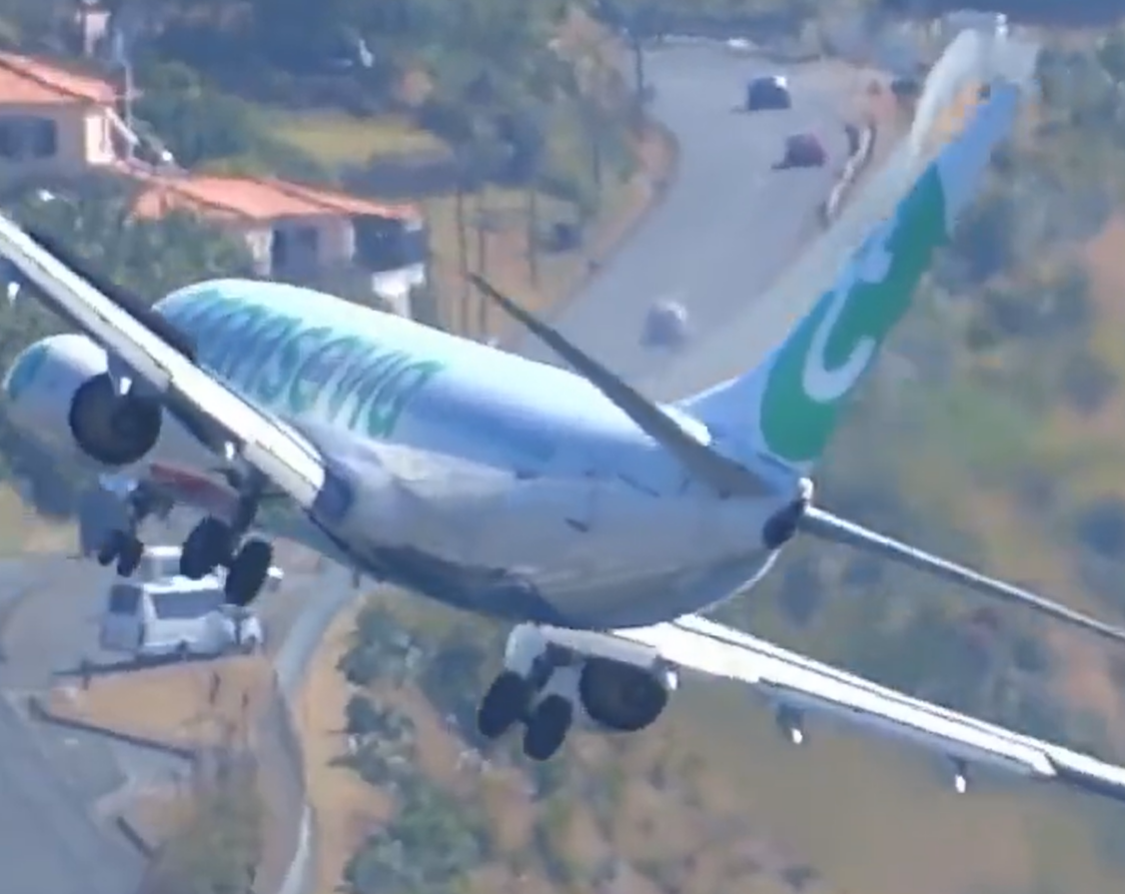 Um avião doente pousando na Madeira, Portugal