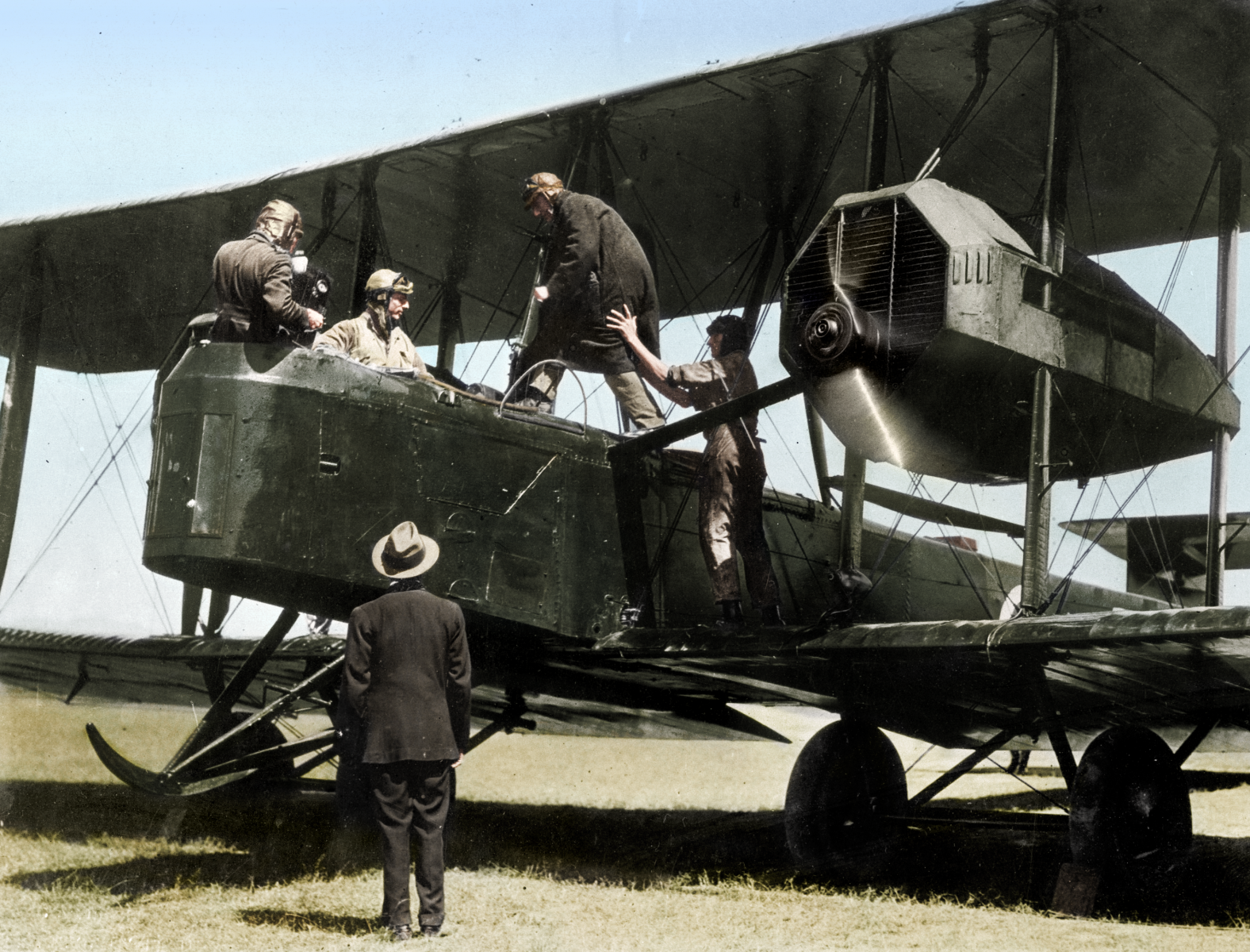 Ross and Keith Smith with Vickers Vimy