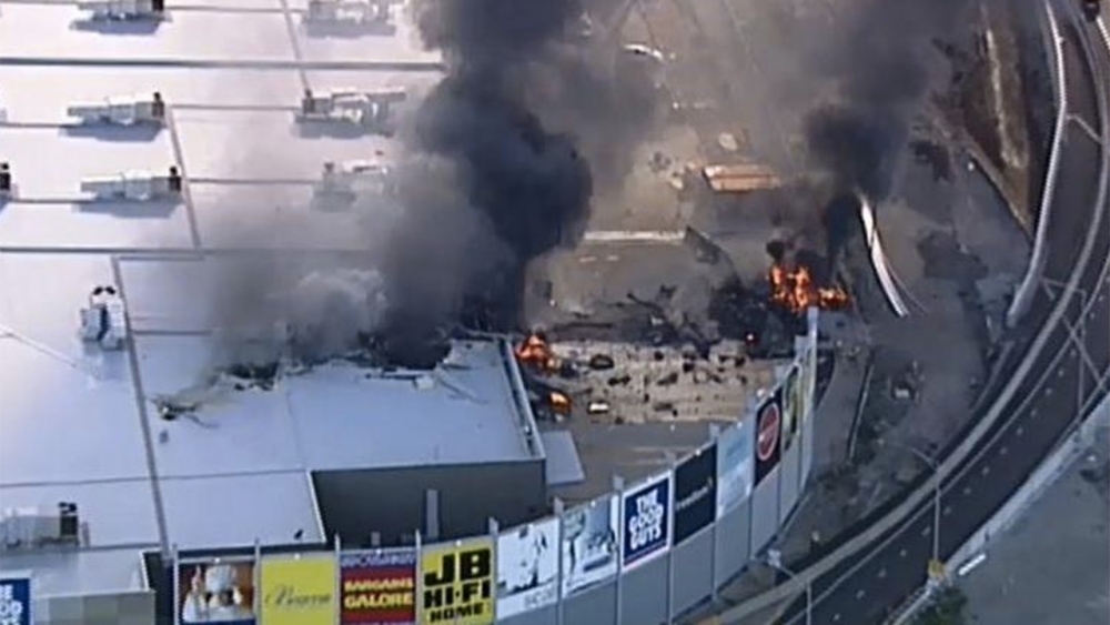 Pilots shopping centre crash Melbourne